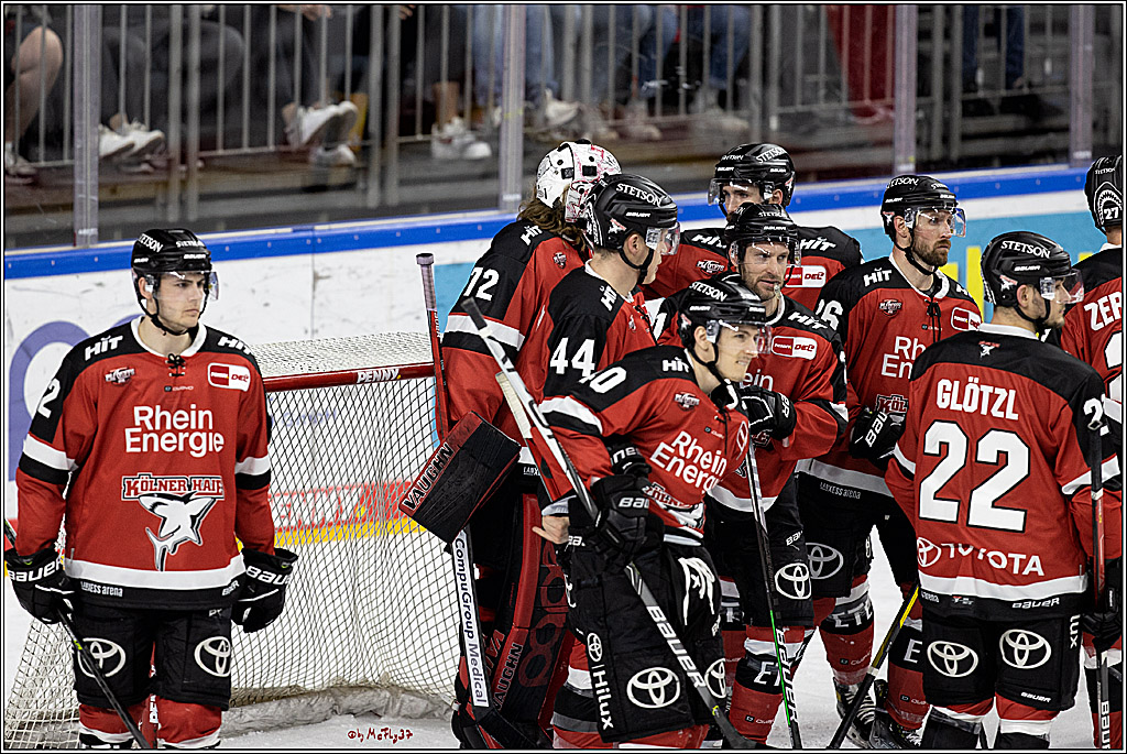 PENNY DEL Viertelfinale 2. Spiel;  Koelner Haie - Eisbaeren Berlin; Koeln, 12.04.2022